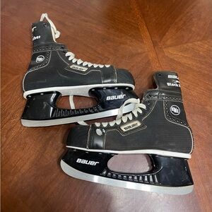 Vintage Bauer black panther ice hockey skates